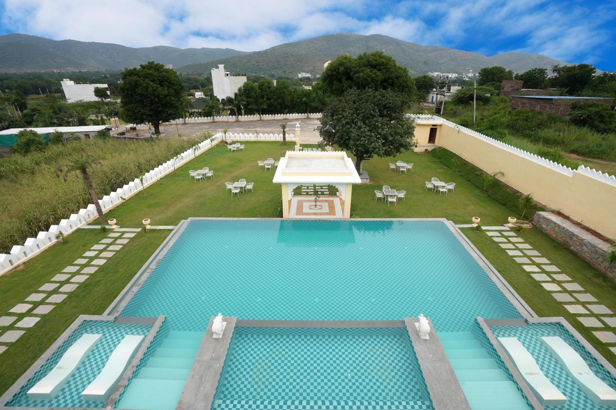 Maangarh Resorts Udaipur Exterior photo